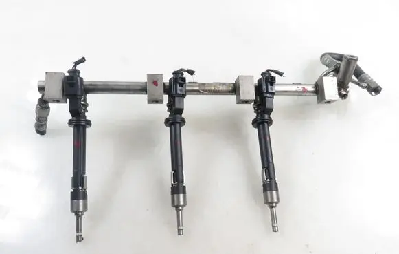 Volkswagen PASSAT B6 Fuel main line pipe 03H133316 03H906036A