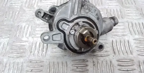 Volvo S60 Vacuum pump 30731825