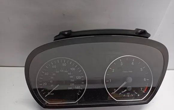 BMW 1 E81 E87 Speedometer (instrument cluster) 9220942 102496298 150353349