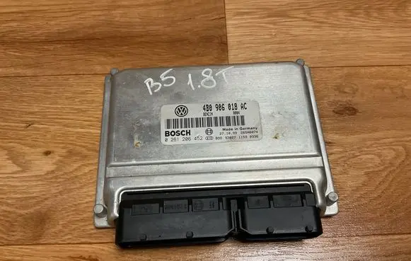 Volkswagen PASSAT B5 Engine control unit/module 4B0906018AC 26SA6074 0261206452