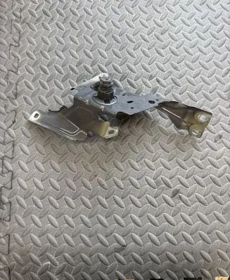 BMW i4 Fender mounting bracket 8739317 7348121