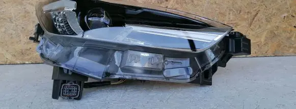 Mazda CX-3 Headlight/headlamp D10E51030