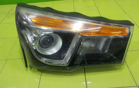 SsangYong Rodius Headlight/headlamp 8310221600