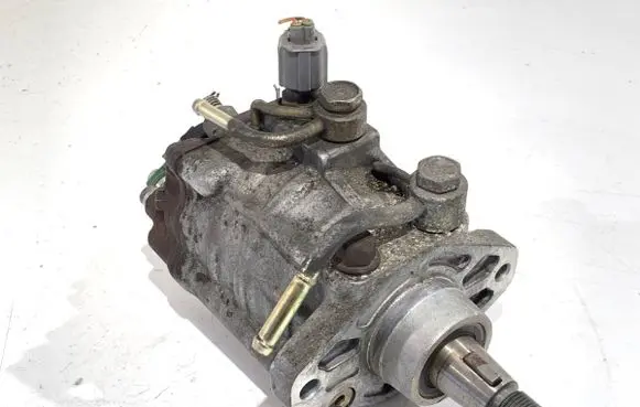 Toyota Corolla Verso E121 Fuel injection high pressure pump 2210027010