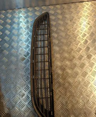 Mercedes-Benz C W203 Front bumper lower grill A2038853023