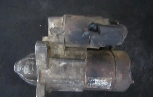 Mazda Premacy Starter motor m000t80381 fp1318400