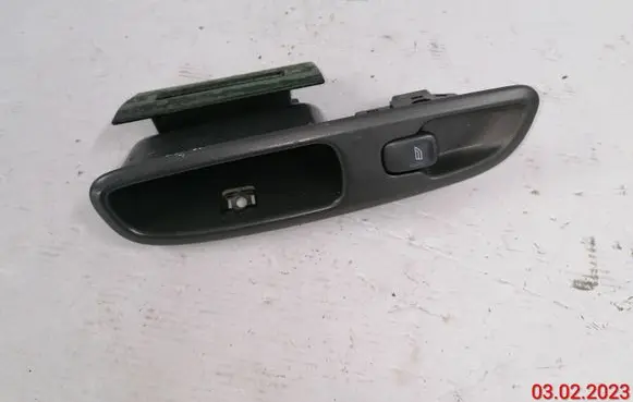 Volvo V70 Electric window control switch 9193301 9472275 09193991