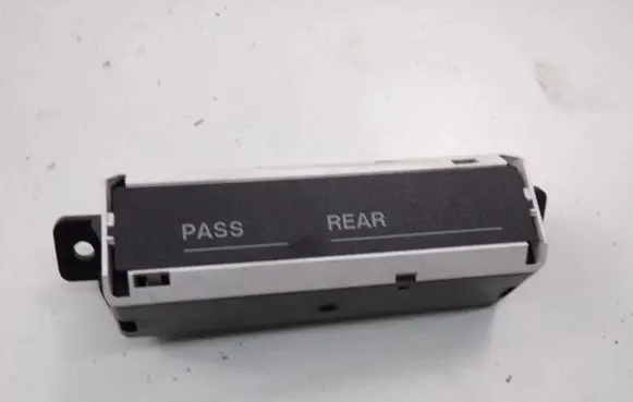Mazda 3 I Screen/display/small screen BR5S55260