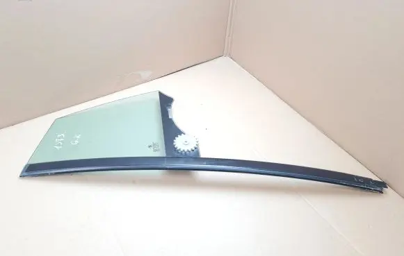 Rear vent window glass