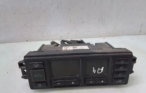 Audi A4 S4 B5 8D Climate control unit 8L0820043B