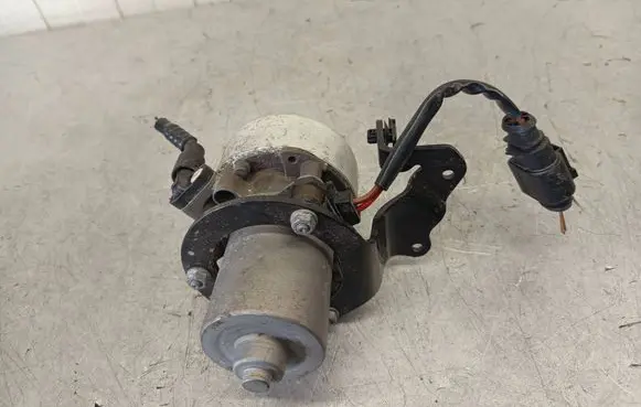 Volkswagen Golf VII Vacuum pump 5Q0612181 70725402 19T29204114C