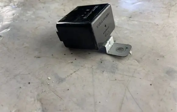Hyundai Santa Fe Window wiper relay 954202b500