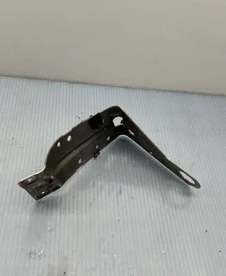 BMW X6 F16 Fender mounting bracket 7188835 77772210
