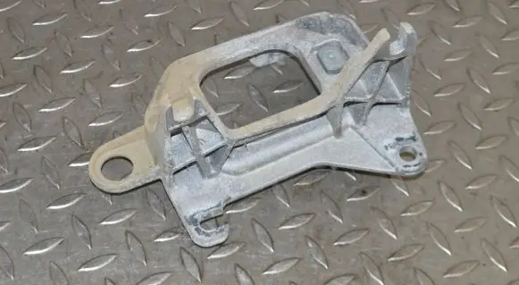 Nissan Qashqai Engine mounting bracket 112221641R