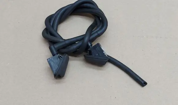 Windshield washer spray nozzle