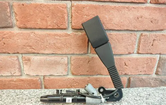 BMW X5 E70 Front seatbelt buckle 7295964