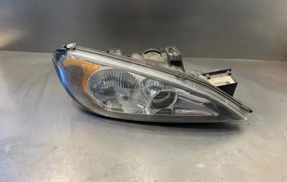Nissan Primera Headlight/headlamp 260109F600 89003045