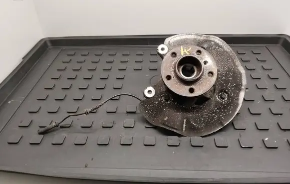 BMW 2 F45 Front wheel hub spindle knuckle