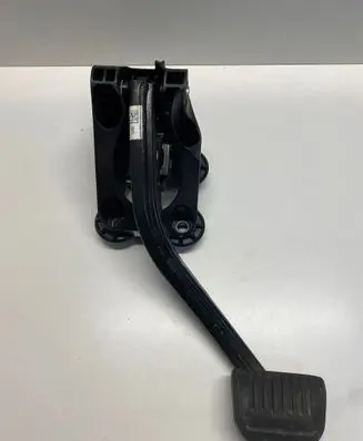 Jeep Grand Cherokee WL Brake pedal 68360646AA TWZ701471B0060
