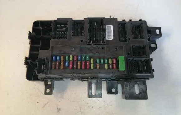 Ford Mustang VI Fuse module FR3T15604BJ DG9T14B476B
