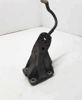 Volkswagen Touareg I Engine mounting bracket 7L6199308D