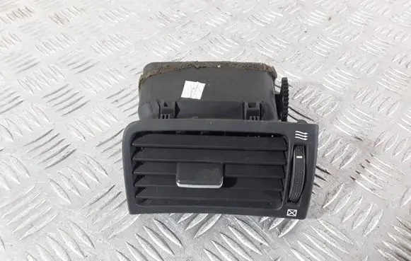 Toyota Avensis T250 Dashboard side air vent grill/cover trim 8518