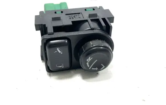Nissan Qashqai Wing mirror switch