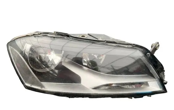 Volkswagen PASSAT B7 Headlight/headlamp 90010128 044504