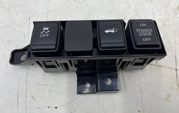 Nissan X-Trail T32 Tailgate/trunk/boot open switch 