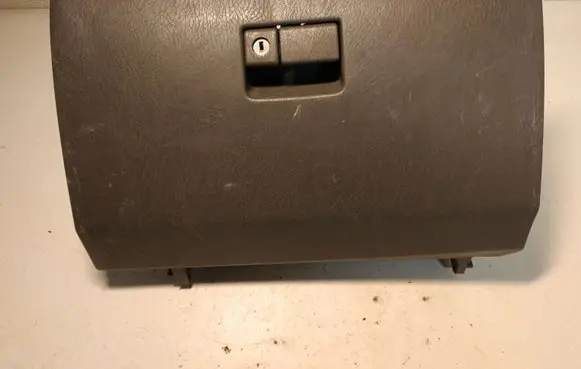 Toyota Avensis T220 Glove box 5555005030