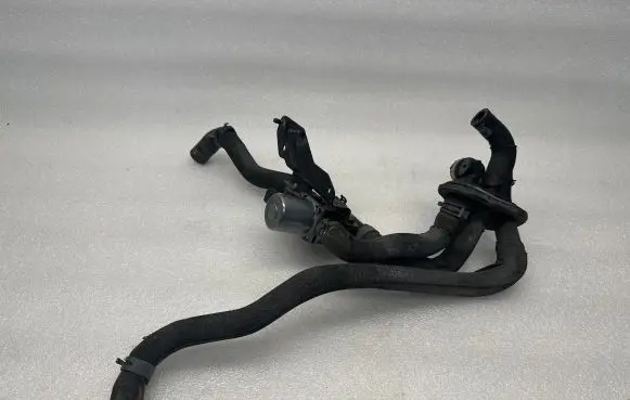 Audi A4 S4 B8 8K Coolant heater control valve 8K0820035A 8K0819345E 8E0820036