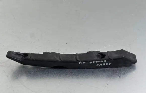 KIA Optima Headlight/headlamp mounting bracket 92143D4000
