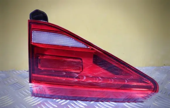Volkswagen Touran II Tailgate rear/tail lights 5TA945094