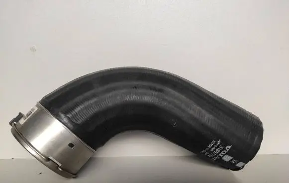 Volvo V60 Intercooler hose/pipe 31657743