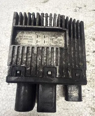 Volkswagen PASSAT B5.5 Fan control module 3B0919506 898999000