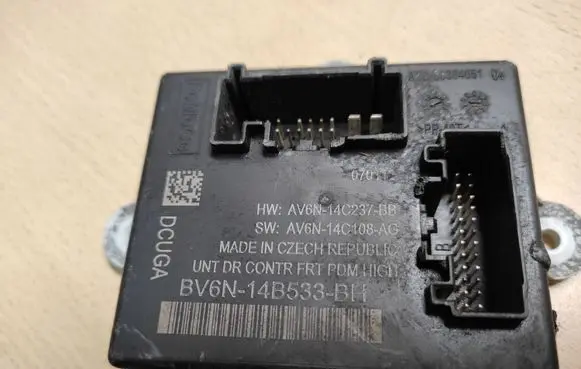 Ford Focus Door control unit/module BV6N14B533BH