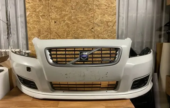 Volvo V50 Front bumper 2B0501577677