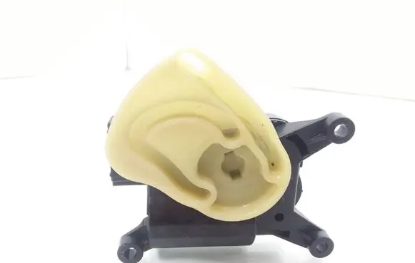 Skoda Fabia Mk3 (NJ) Air flap motor/actuator 6R0907511E V3267002 3093820