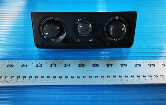 Skoda Fabia Mk2 (5J) Climate control unit 5J0820045