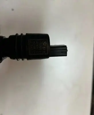 BMW 4 F36 Gran coupe Windscreen/windshield washer pump 7302589