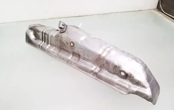 BMW 5 F10 F11 Heat shield in engine bay 8511809