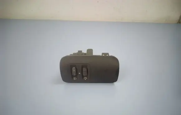 Renault Megane II Headlight level height control switch 8200176081