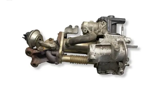 Nissan Juke I F15 EGR valve cooler 120712B 147355713R