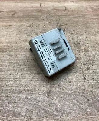 BMW 5 E39 Yaw turn rate sensor 8386932 55892110