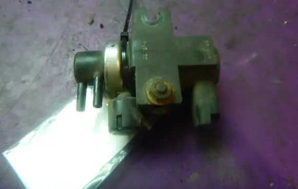 Ford Fusion Vacuum valve 9641726680