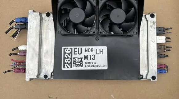 Tesla Model S Other devices 112580000F SA18E0031295