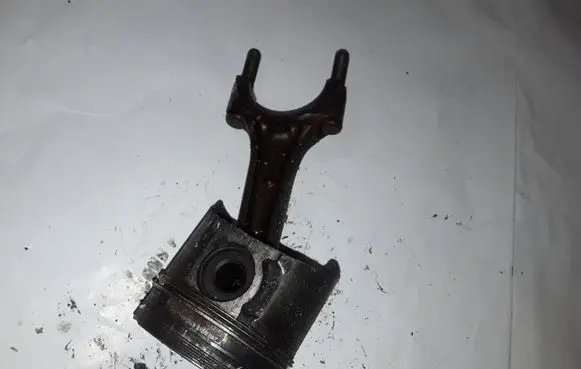 Opel Astra J Piston with connecting rod NOCODE