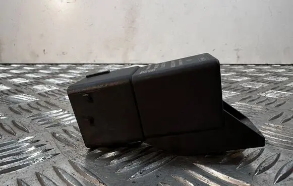 Glow plug pre-heat relay