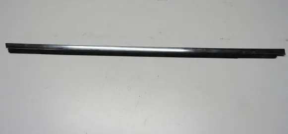 Peugeot 5008 Rear door windshield rail 