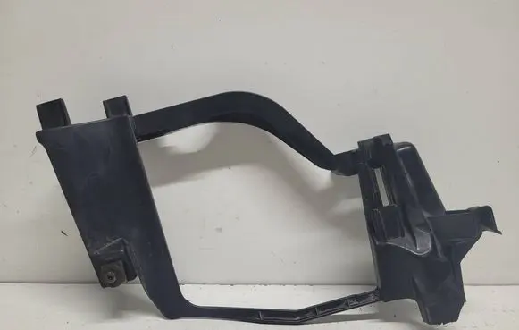 Headlight/headlamp mounting bracket